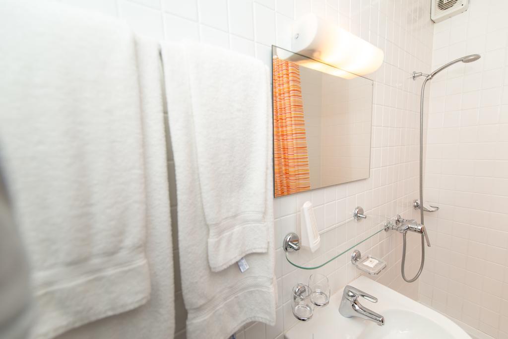Hotel Rotes Haus Brugg  Room photo