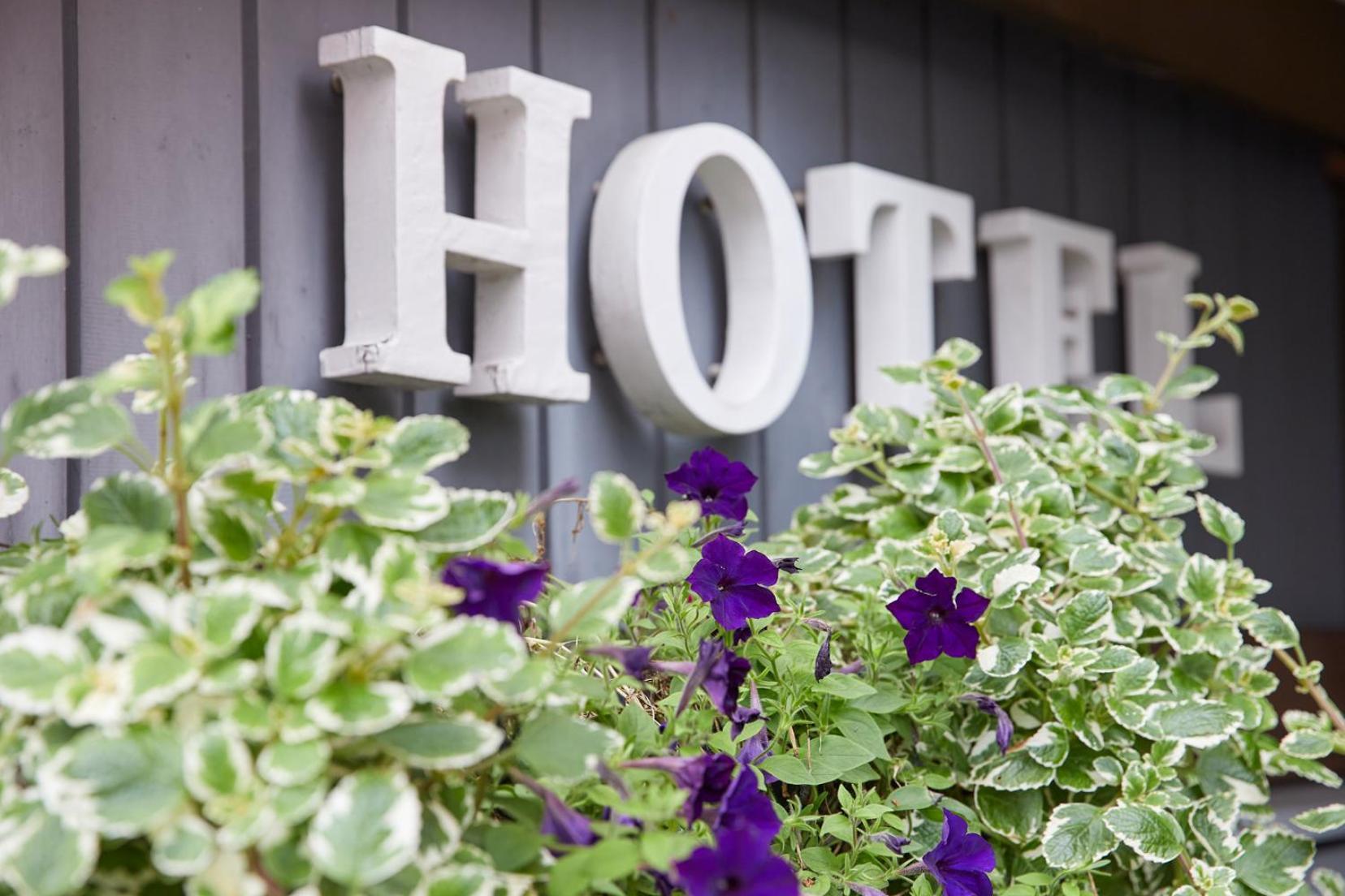 Hotel Rotes Haus Brugg  Exterior photo